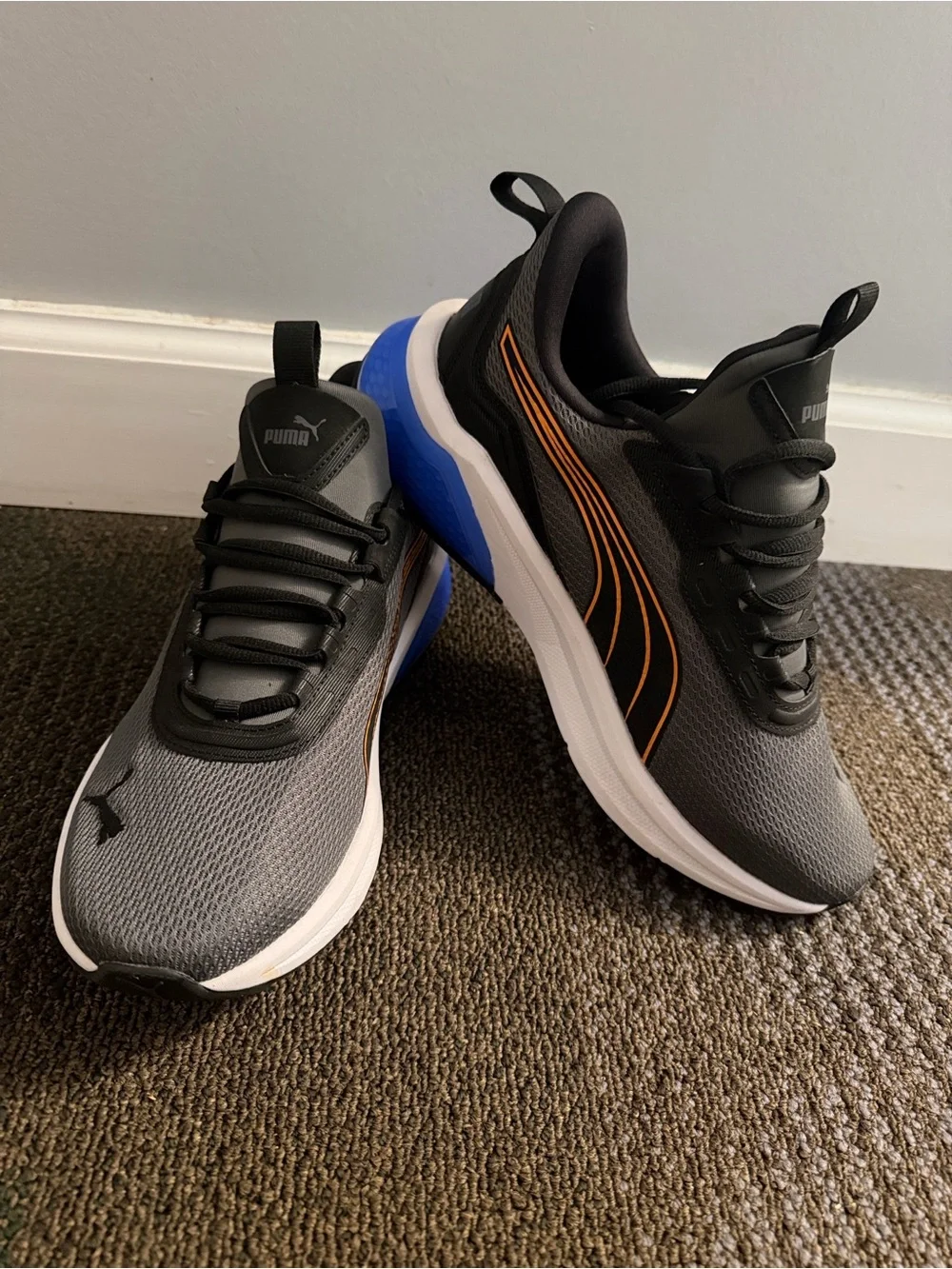 Puma Men's Gray and Black Sneakers with Orange Trim